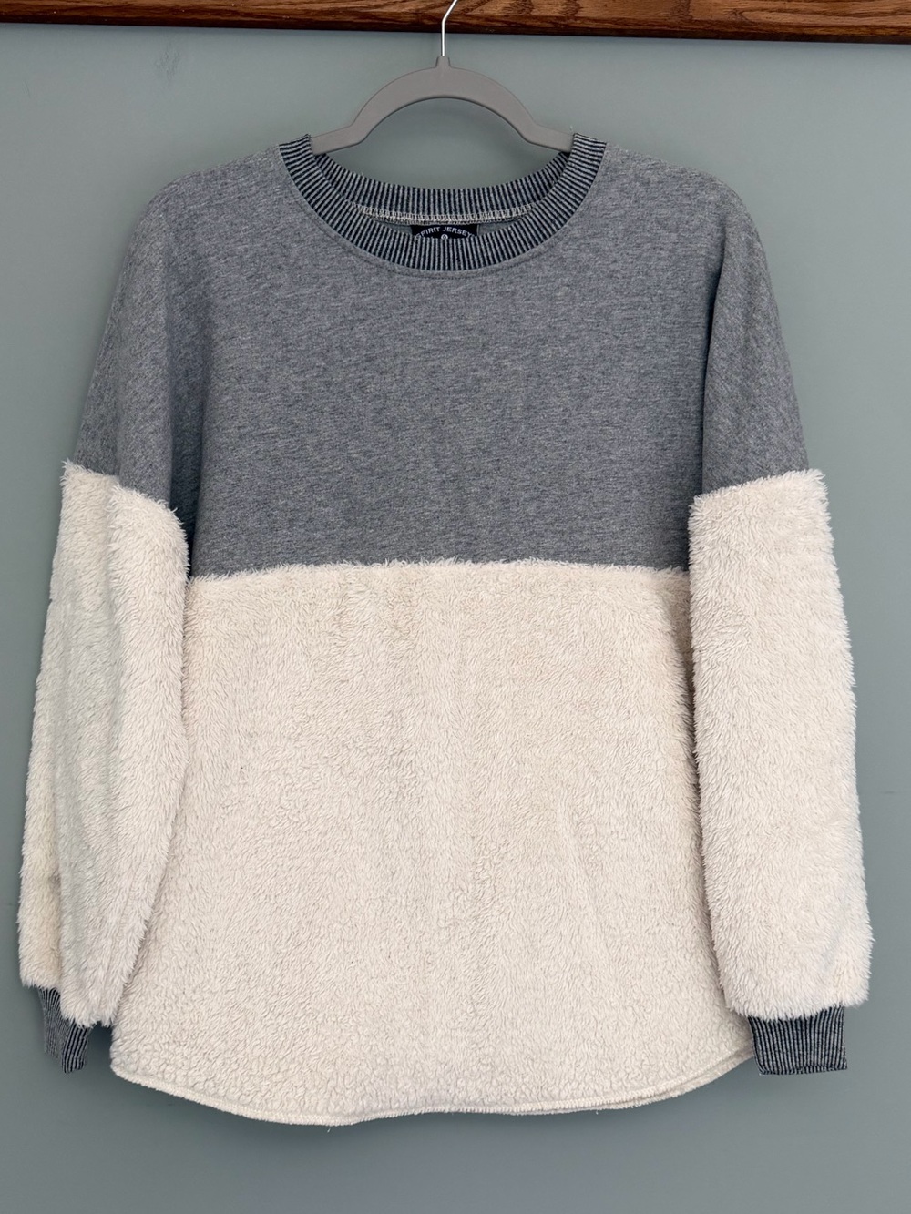 Spirit Jersey Killington Vermont Cozy Sherpa Gray White Sweatshirt Apres Ski - Picture 2 of 13